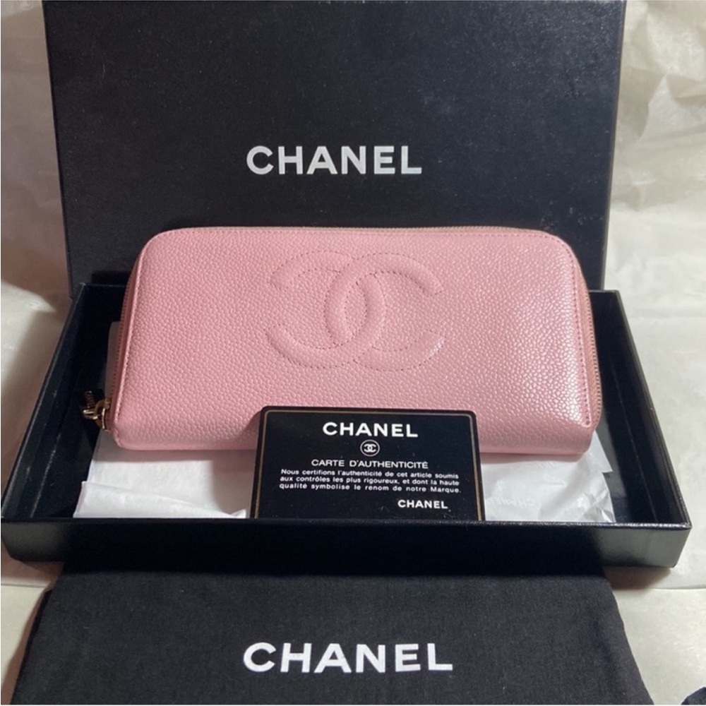 Chanel CC Wallet Pink Caviar Skin